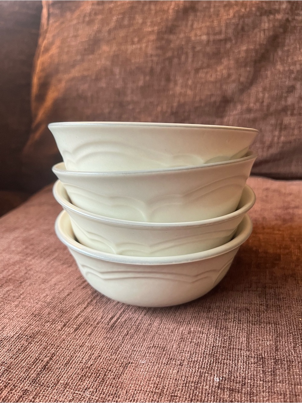 4 Pfaltzgraff Heirloom 5" 008 dessert Bowls Retired Like new condition.
